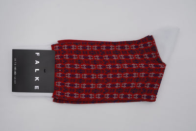 Bild von Socken 'Seasonal Red and White' von 'Falke' aus 54% Baumwolle, 33% Viskose, 13% Polyamid