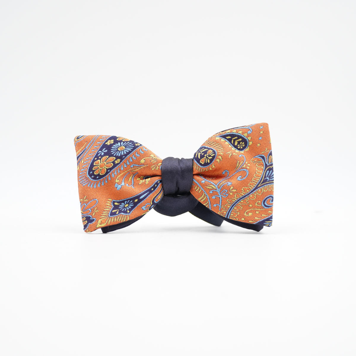 Fliege Sole d’Arancio aus Seide in Orange mit Paisley