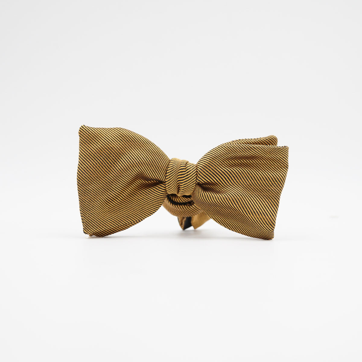 Fliege Amber Line aus Seide in Gold, gestreift