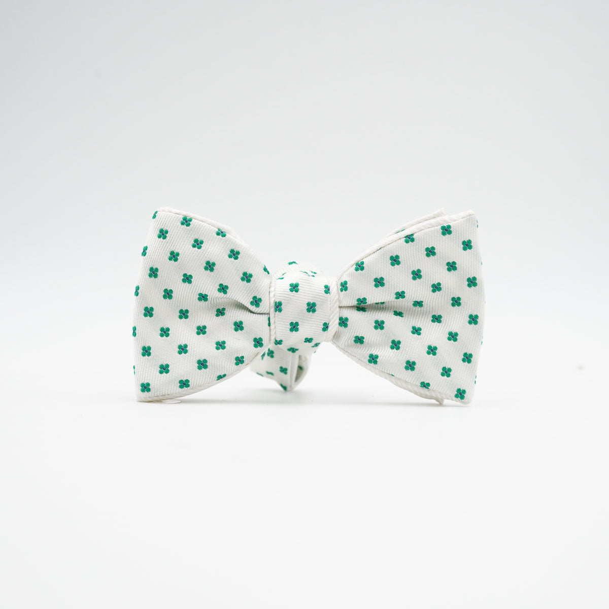 Fliege Clover Lane aus Seide in Creme mit Blumen
