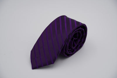 Bild von Krawatte 'Purple Serious Stripes' aus 100% feinster gewebter Seide