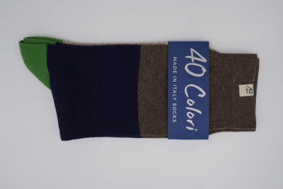 Bild von Socken 'Brown, Blue and Green Stripes' von '40 Colori' aus 51% Bio Baumwolle, 34% Leinen, 8% Nylon, 7% Elastan
